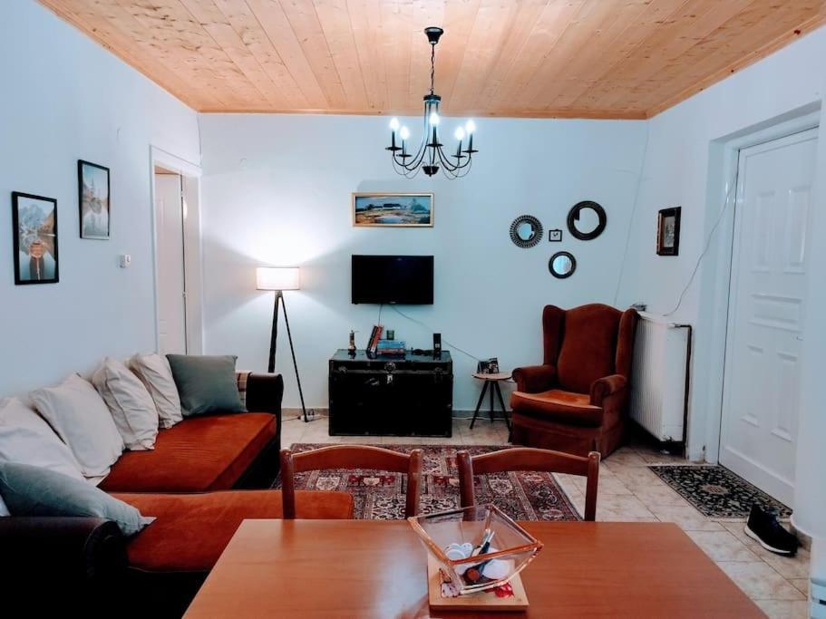 Cozy Cottage For 4 Lávdhas Екстериор снимка
