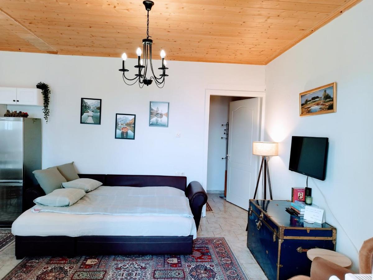 Cozy Cottage For 4 Lávdhas Екстериор снимка